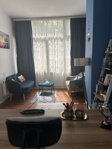 Otaqların uzunmüddətli kirayəsi: Günlük aylıq saatlıq otaqlar ofis icarə verilir. Həm təlim həm görüş — 2