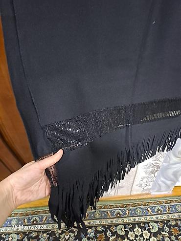 turkan hicab instagram: Qara şal – bəzəkli tül və püskül detallı - Rəng: tam qara - Dizayn — 1