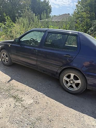 Продажа авто: Volkswagen Vento: 1997 г., Механика, Бензин, Седан — 3