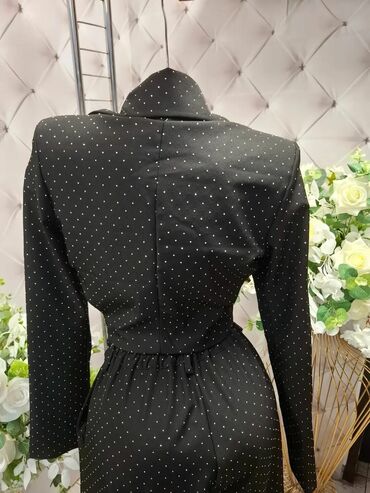 Kompleti: Damsko odelo – sako i pantalone sa sitnim tačkicama - Model: dvodelni — 2