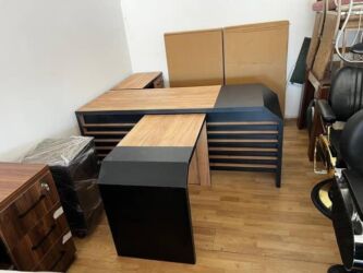 Ofis və oyun kresloları: Yeni, Təkərli, Qolları tənzimlənir, Dəri — 17