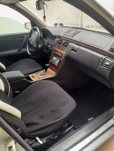 Mercedes-Benz: Mercedes-Benz 270: 2.7 l | 1999 il Sedan — 7