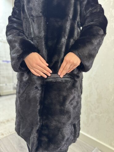 Шубы: Шуба из норки, классический прямой крой, длина миди. Размер M,L.Цвет — at lalafo.kg — 4 Шубы: Шуба из норки, классический прямой крой, длина миди. Размер M,L.Цвет — — 4