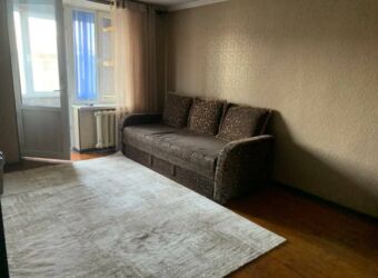 аренда квартир на долгий срок бишкек: 1 бөлмө, Кыймылсыз мүлк агенттиги, Чогуу жашоосу жок, Толугу менен эмереги бар