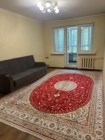 квартиры здаются: 1 комната, 11 мкр Собственник, Без животных, от 1 года, С мебелью полностью — 8