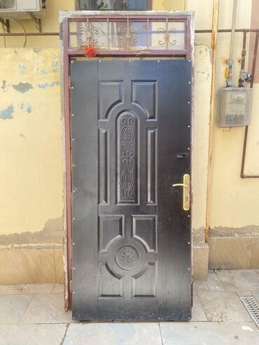 Tavan: Seyf qapi 230/100sm
110azn
Bineqedi 7797 leli