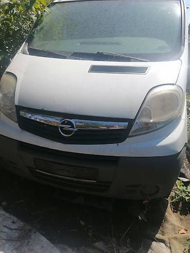 program za dijagnostiku auta: Opel Vivaro furgon – bela boja, dvoja zadnja krilna vrata sa staklima — 1