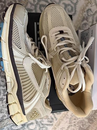 zoom h5: Мужские кроссовки, 45, Nike, Новый, цвет - Бежевый, Самовывоз, Платная доставка — 1
