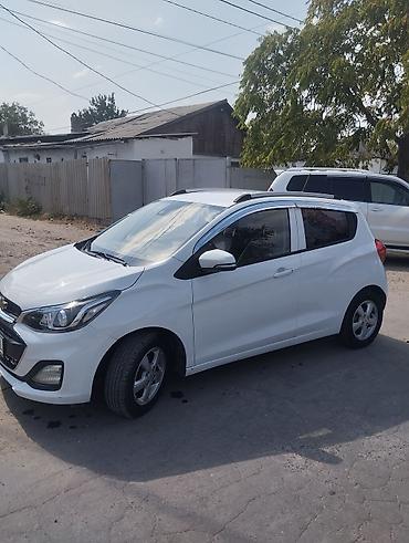 mini ev: Chevrolet Spark: 2018 г., 1 л, Хэтчбэк — 3