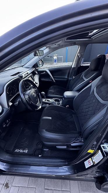 тойота малогабаритная: Toyota RAV4: 2018 г., Кроссовер — 10