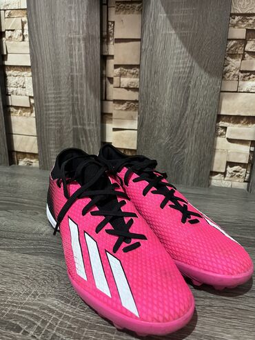 спортивный купальник с шортами: Эркектердин кроссовкасы, 42, Adidas, Жаңы, Акылуу жеткирүү