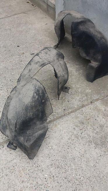 rim: Alfa romeo 156 potkrilo levo ili desno zadnje. Cena se odnosi na — 3