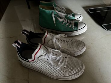 nike original: Original. Lacoste 120 azn. Converse 40 azn. 2-3 dəfə istifadə olunub