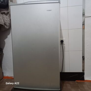 бытовая техника холодильники: Холодильник Avest, Б/у, Минихолодильник, 47 * 83 * 32