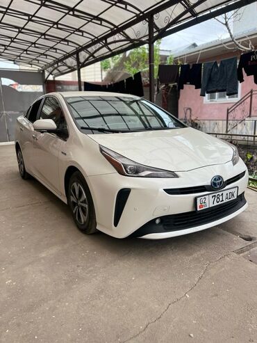 таета естима: Toyota Prius: 2018 г., 1.8 л, Автомат, Гибрид, Седан