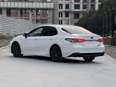 byd tang ev: Toyota Camry: 2018 г., 2.5 л, Автомат, Гибрид, Седан — 4