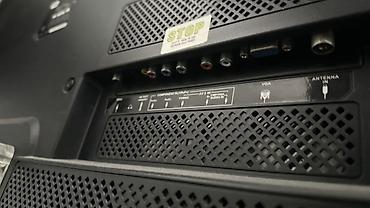 ТВ и видео: Телевизор TCL на подставке - Диагональ ориентировочно 40–43" - — 4