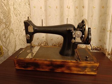 Старинные ковры: Qədimi tikis masini ne marka/model olduqunu bilmirem yarim esirden cox