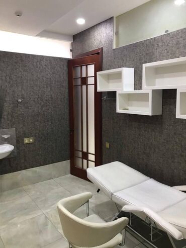 Digər kommersiya daşınmaz əmlakı: Nizami metrosunun yaxınlığında 1-ci mərtəbəsində yerləşən təmirli — 11