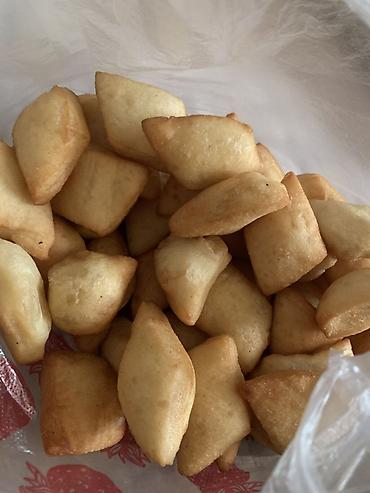 купить гумус: Домашние пышки-снэки (жареные кусочки дрожжевого теста) - Небольшие — 2