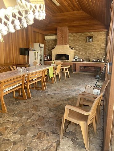 sadliq evi: 6 otaqlı, 300 kv. m, Orta təmir — 8