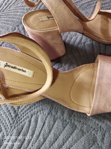 Basanoşka və səndəllər: Stradivarius, Ölçü: 39, rəng - Çəhrayı, Yeni — 4