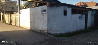 дом в центре бишкек: Полдома, 60 м², 3 комнаты, Собственник, Старый ремонт
