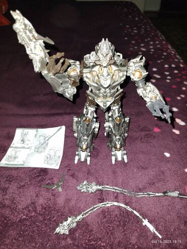 Figurice: Prodajem Transformers Megatrona iz prvog filma Figura je nova sa svima