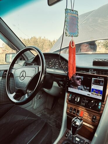 мерс домкрат: Mercedes-Benz W124: 1993 г., 3 л, Автоматтык, Дизель, Универсал