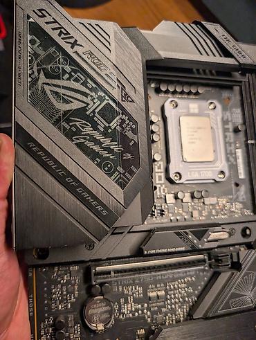 poco pad x1: Игровая материнская плата ASUS ROG Strix Z790-A Gaming WiFi (LGA1700) — 1