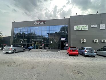продаю офис 107 м² с ремонтом с мебелью административное здание 1 этаж: Сдается 50 квм2 в торговом комплексе на 1м этаже в здании супермаркета