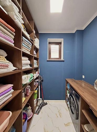 Үйлөрдү сатуу: 6 бөлмө жана андан көп, 290 м², 7 соток, Көк-Жар, Менчик ээси — 8