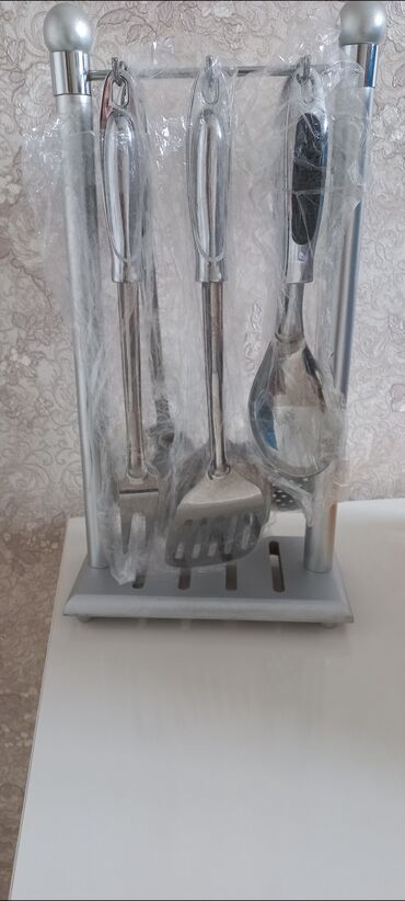 Digər mətbəx aksesuarları: Mətbəx alətləri dəsti – stendli - Material: paslanmayan polad - Dəst — 3