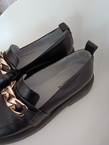 мужские кожаные туфли: Туфли 40, цвет - Черный