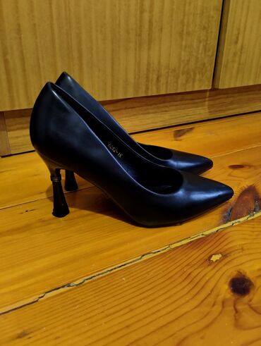 туфли женские классические: Туфли 37, цвет - Черный