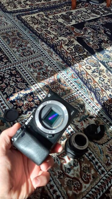 Fotokameralar: Sony alpha 6000 пробег 9500 в отличнлм состоянии! В комплект входят — 5