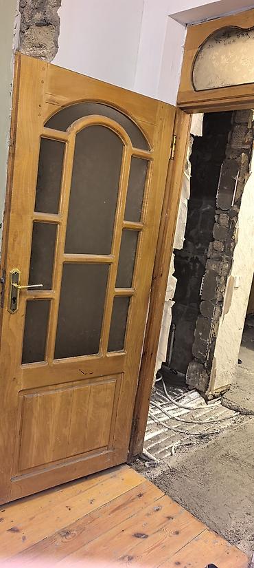 metbex esyalari: Ölçüsü hündürlük 2.40. eni 90 sant. 3 ədəddir. biri ağ rrəngdə — 3
