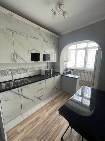 Помещения свободного назначения: 3 комнаты, 80 м², 105 серия, 7 этаж, Евроремонт