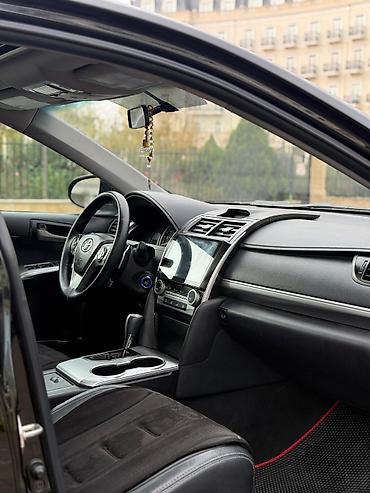 audi quattro: Toyota Camry (VII nəsil, təxminən–2014 üslubu) – sedan, qara rəng — 8