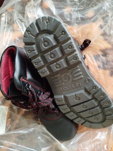 sukeçirməyən kişi sapoqları: İş botinkası qış üçun boğazlı–YDS.Yenidir Razmer 43. Altlıği qalın