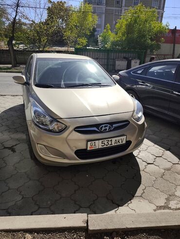 Hyundai: Hyundai Solaris: 2012 г., 1.6 л, Автомат, Бензин, Седан