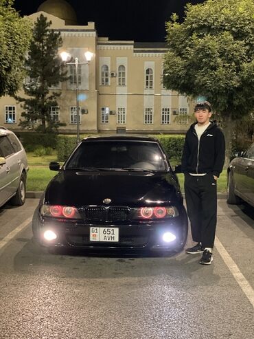 машина м5 ф90: BMW 5 серии (E39), седан, черный цвет. Основные особенности: -