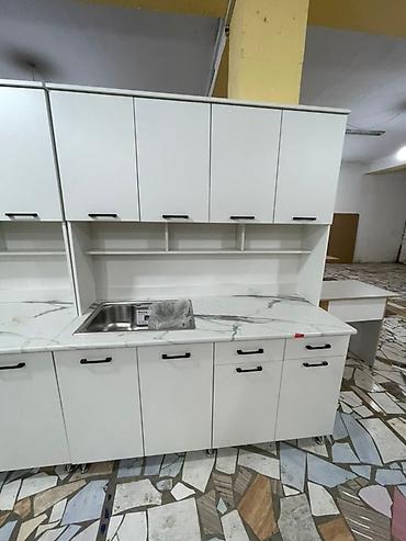 Кухонные гарнитуры: Кухонные гарнитуры с мойкой — несколько вариантов фасадов и столешниц — 1