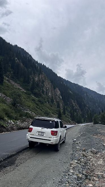 dio 27: Toyota Sequoia: 2004 г., Внедорожник — 3
