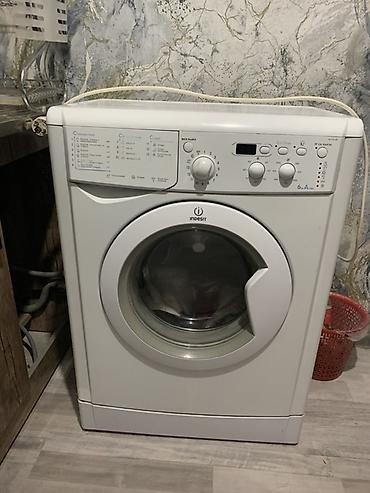 Стиральная машина Indesit, фронтальная загрузка. Основные