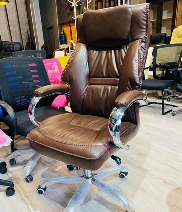 Ofis və oyun kresloları: Yeni, Təkərli, Qolları tənzimlənir, Dəri -da lalafo.az — 8 Ofis və oyun kresloları: Yeni, Təkərli, Qolları tənzimlənir, Dəri — 8