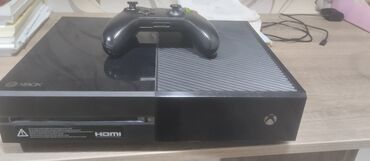 Xbox One: Xbox one 512 GB.ela veziyyetde,problemsiz.icinde 40 oyun resmi