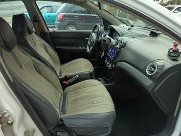 Digər avtomobillər: Ağ rəngdə kompakt sedan. Xüsusiyyətlər: - Kuzov: 4 qapılı sedan, ağ -da lalafo.az — 8 Digər avtomobillər: Ağ rəngdə kompakt sedan. Xüsusiyyətlər: - Kuzov: 4 qapılı sedan, ağ — 8