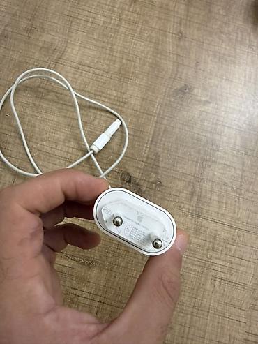 iphone adapter usb: Məhsul: Apple şarj adapteri və kabel dəsti - Brend: Apple - Adapter — 1