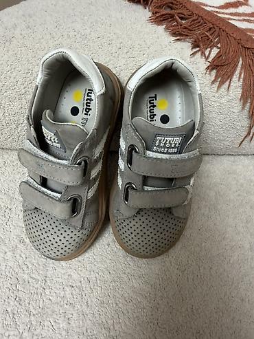 Другие детские вещи: Продаю детскую обувь 1) Кроссовки/туфли Tutubi - Размер: 24 р. - — 2